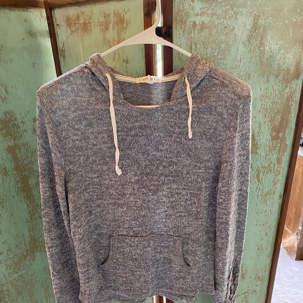 Aeropostale Junior's Size small grey hoodie